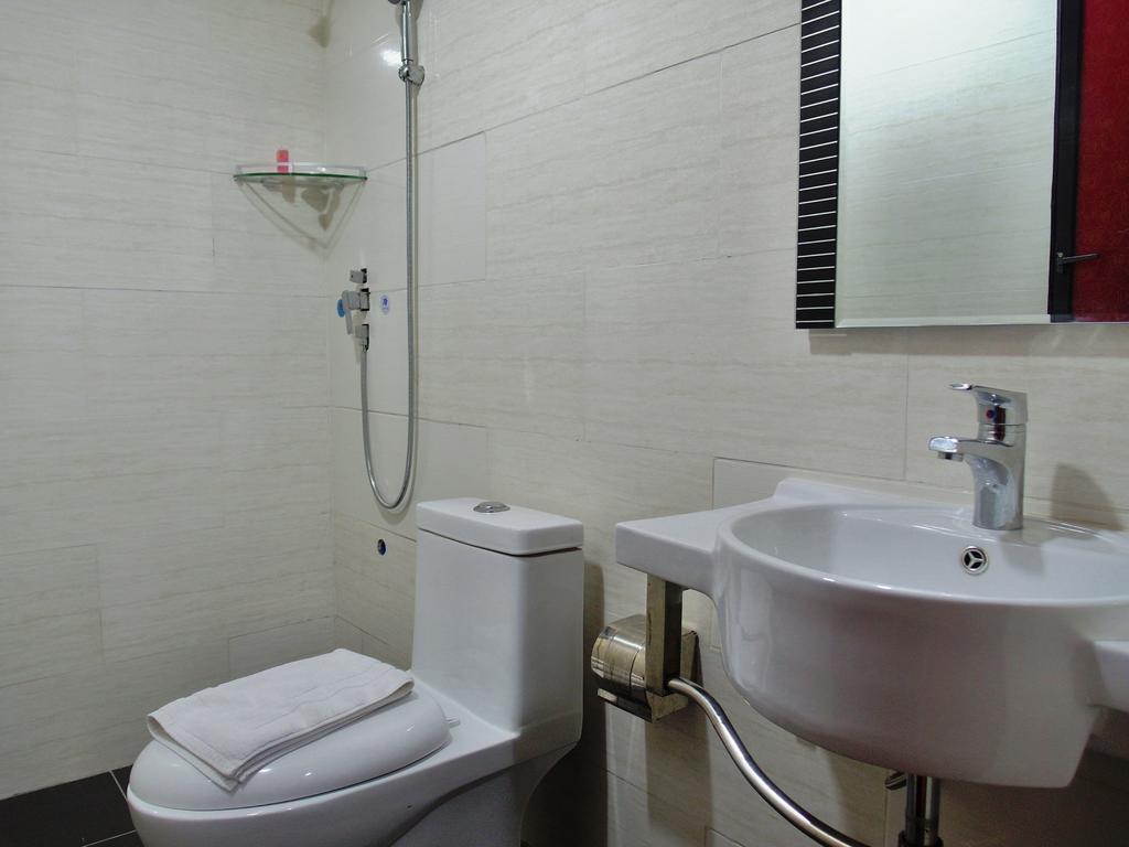 Classic Kinabalu Hotel Kota Kinabalu Buitenkant foto