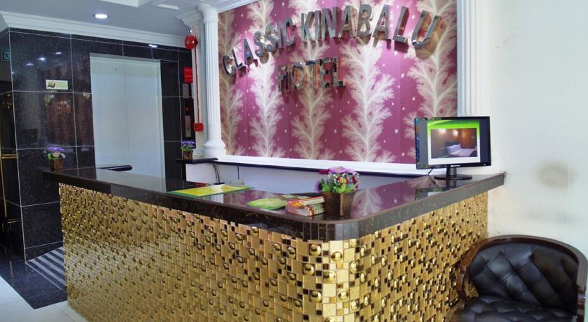 Classic Kinabalu Hotel Kota Kinabalu Buitenkant foto