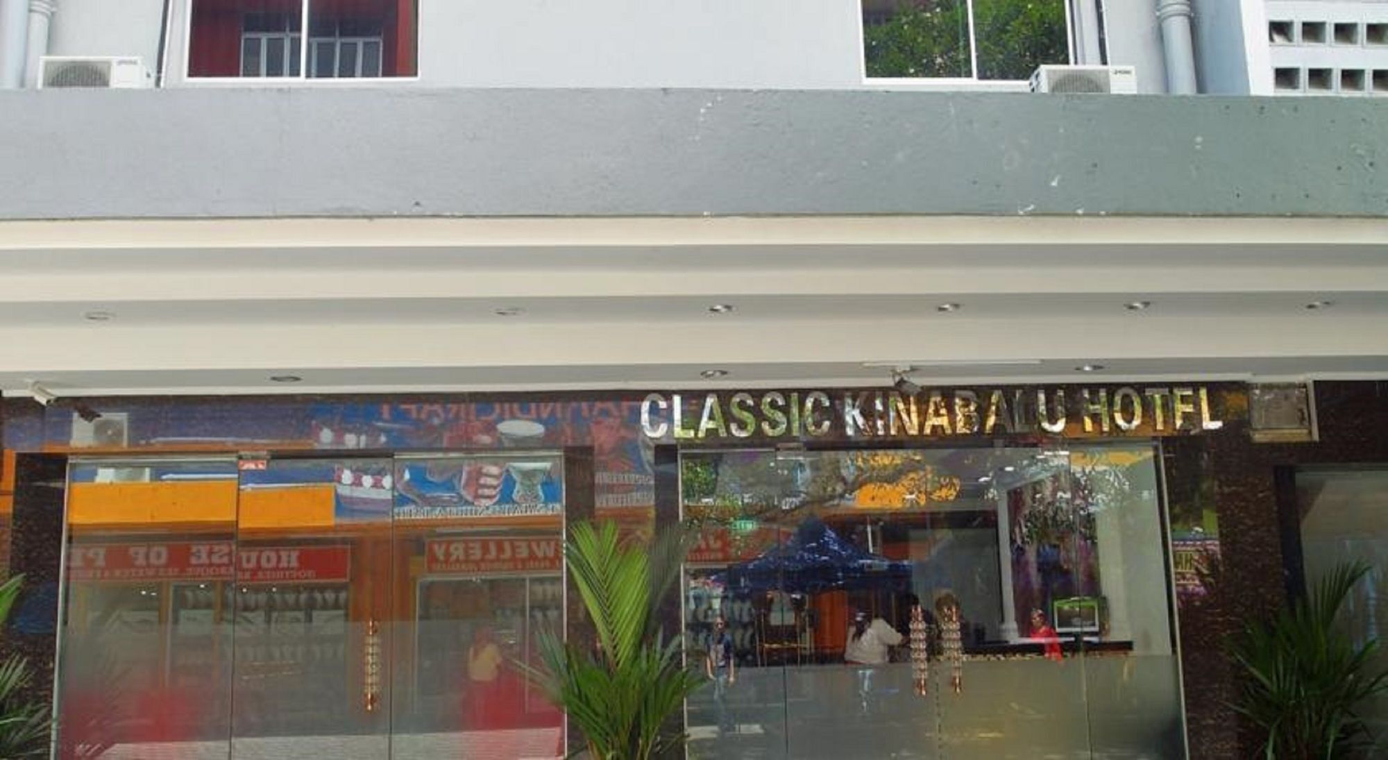 Classic Kinabalu Hotel Kota Kinabalu Buitenkant foto